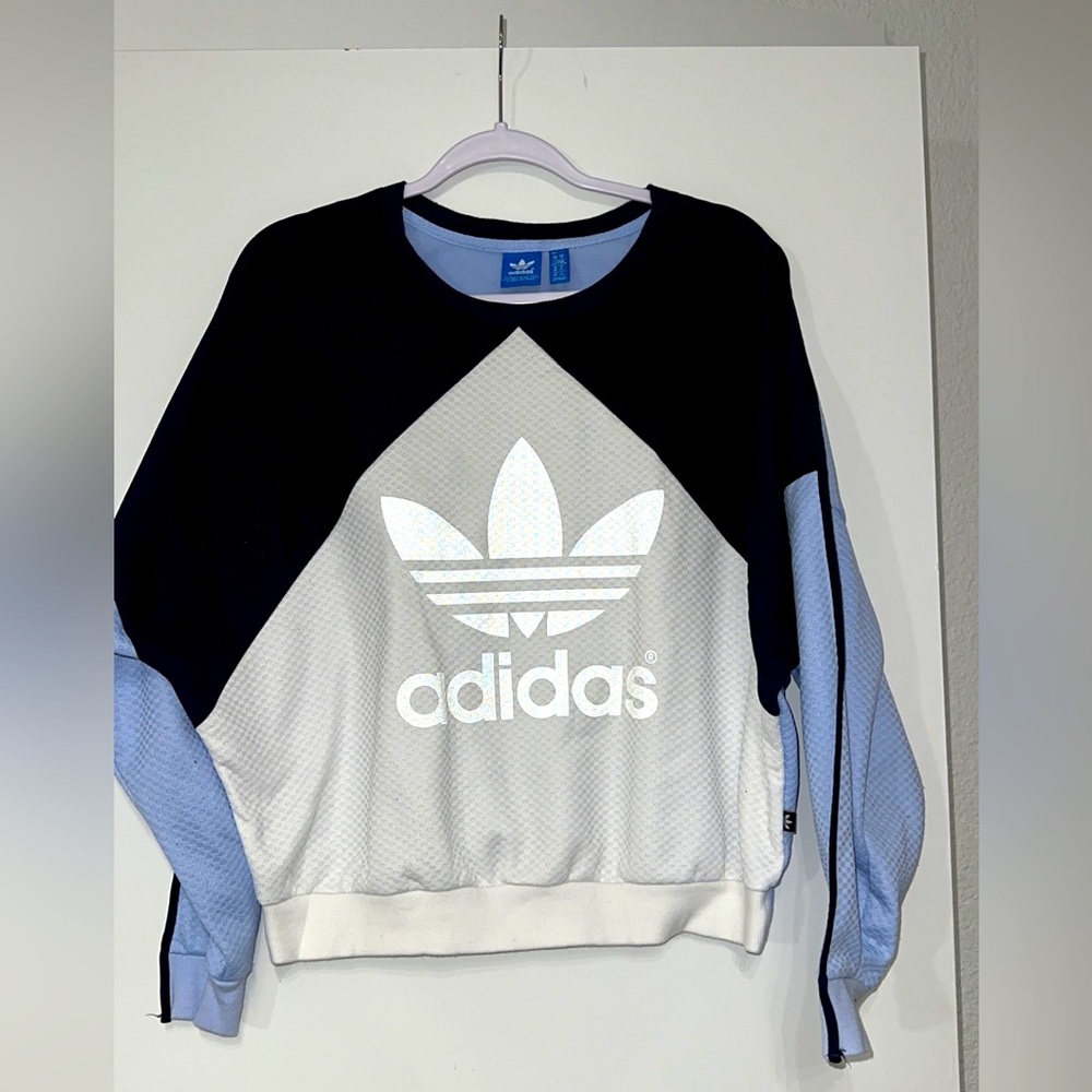 lightweight Adidas pullover sweatshirt Size Medium